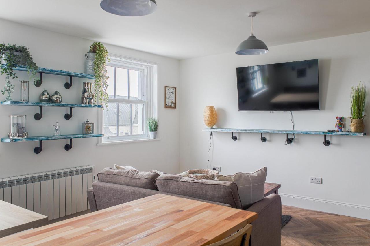 Lovely 2- Bedroom Apartment With Stunning Sea Views Worthing Extérieur photo